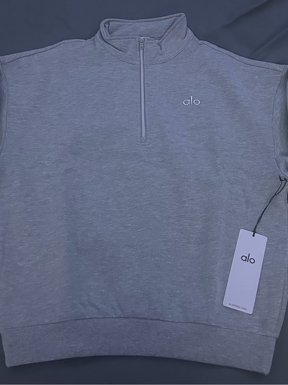 ALO Yoga Men’s Light Gray quarter Zip Pullover